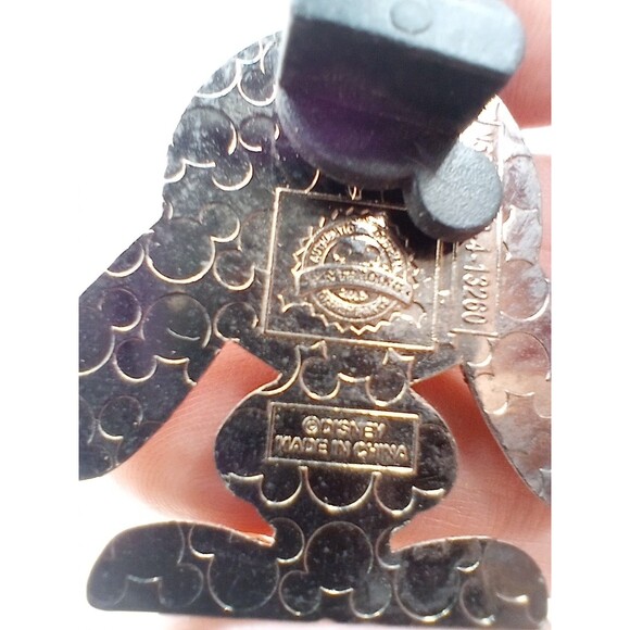 2013 Authentic Disney Pin  Oswald the Lucky Rabbit  Cuties N556-6633-4-13260 - Picture 3 of 3